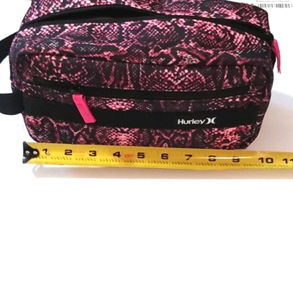 HURLEY PINK BLACK SNAKE PRINT TRAVEL BAG CARRY ALL TOTE SIZE OS NWT - Picture 5 of 8